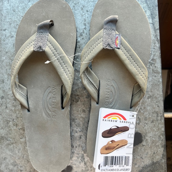 Rainbow Shoes - XL 8.5-9.5 size grey Women’s Rainbow Sandals